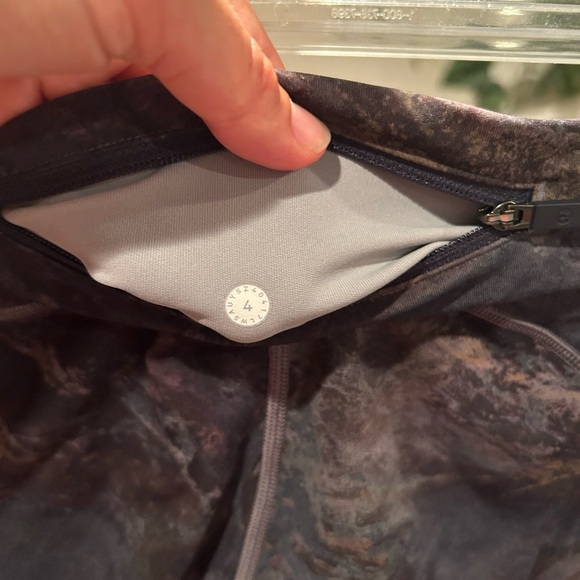 Lululemon Speed Up Tight *Full On Luxtreme 28” Radiant Multi - Picture 10 of 12